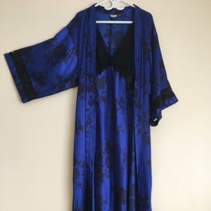 la Vie en Rose nightie and kimono